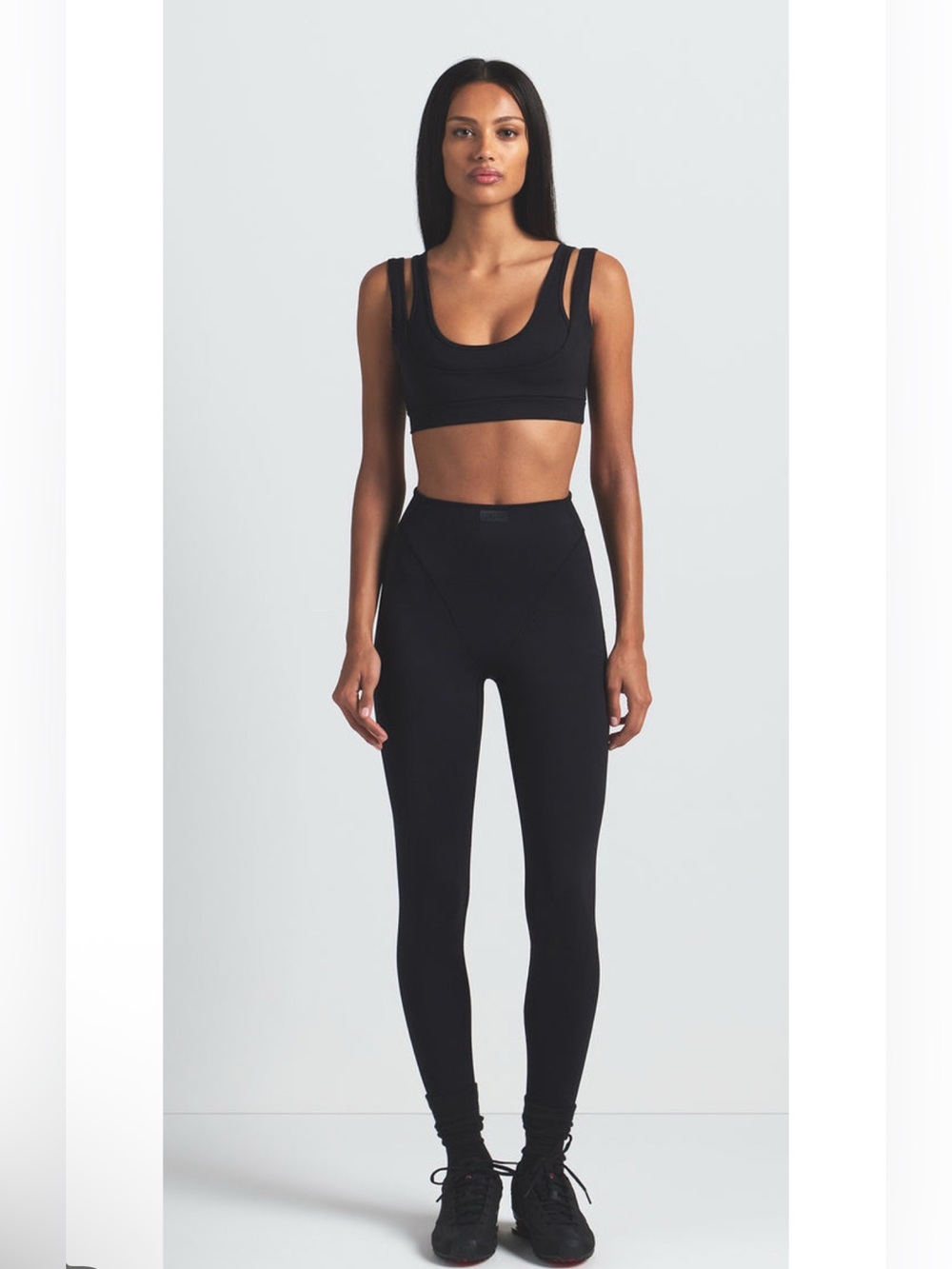 Nike x Skims Matte V Panel 26” leggings size Small in Obsidian NWT $118 MSRP